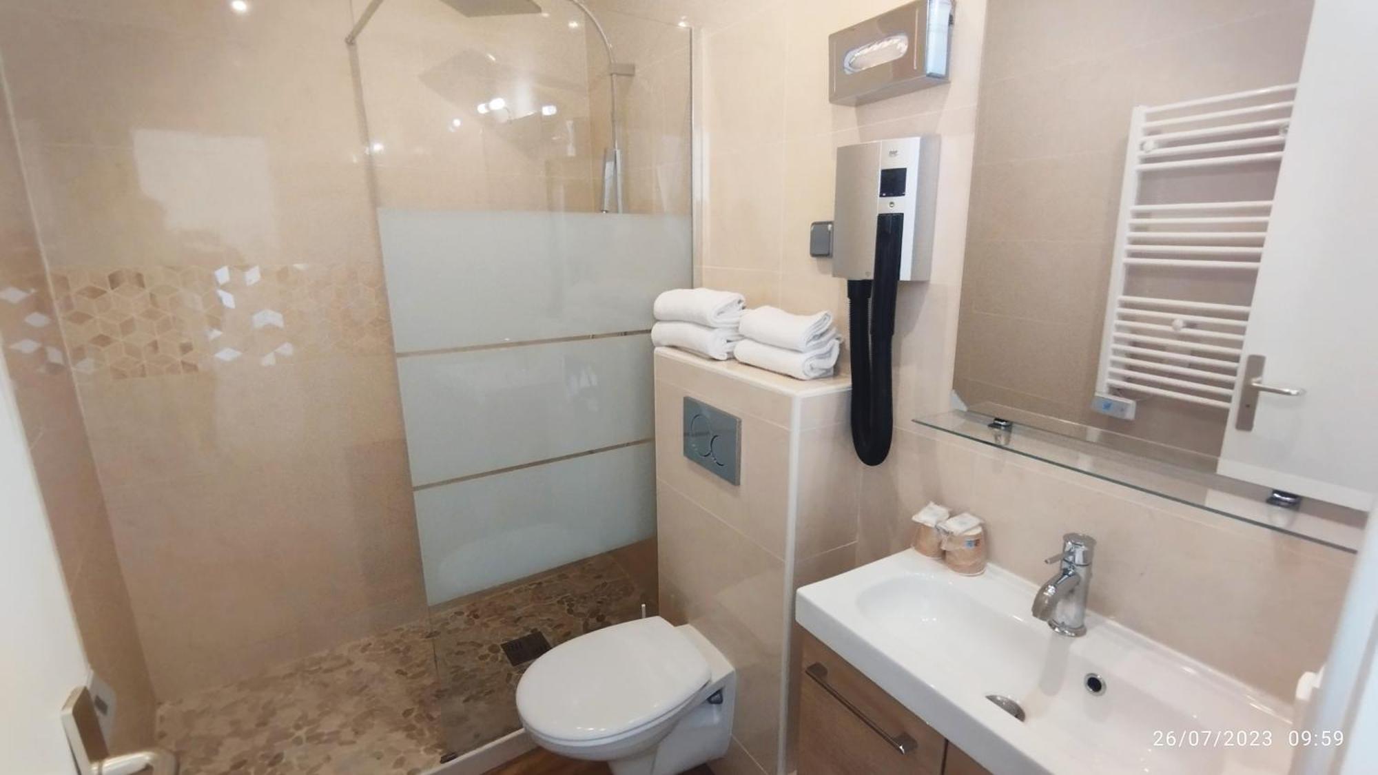 Hotel Des Arts Rueil-Malmaison Dış mekan fotoğraf