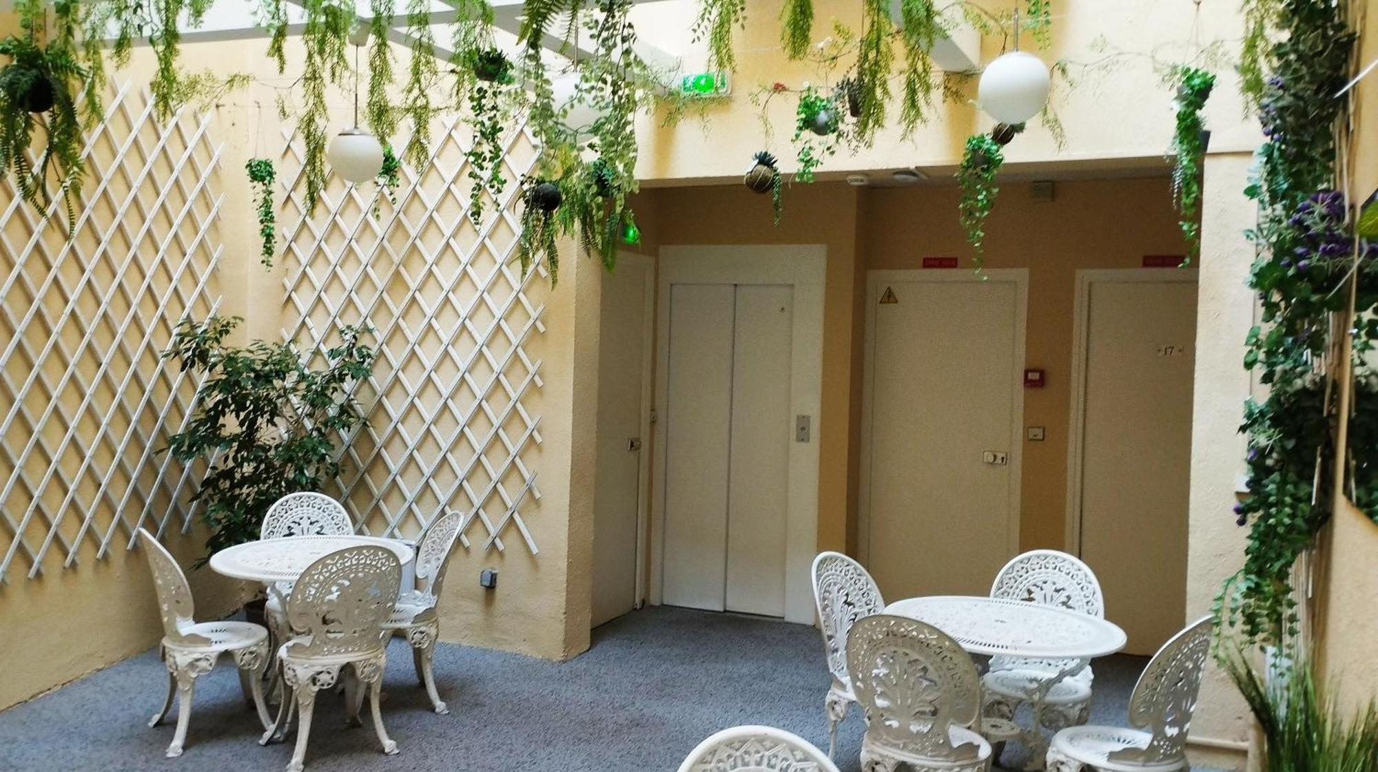 Hotel Des Arts Rueil-Malmaison Dış mekan fotoğraf