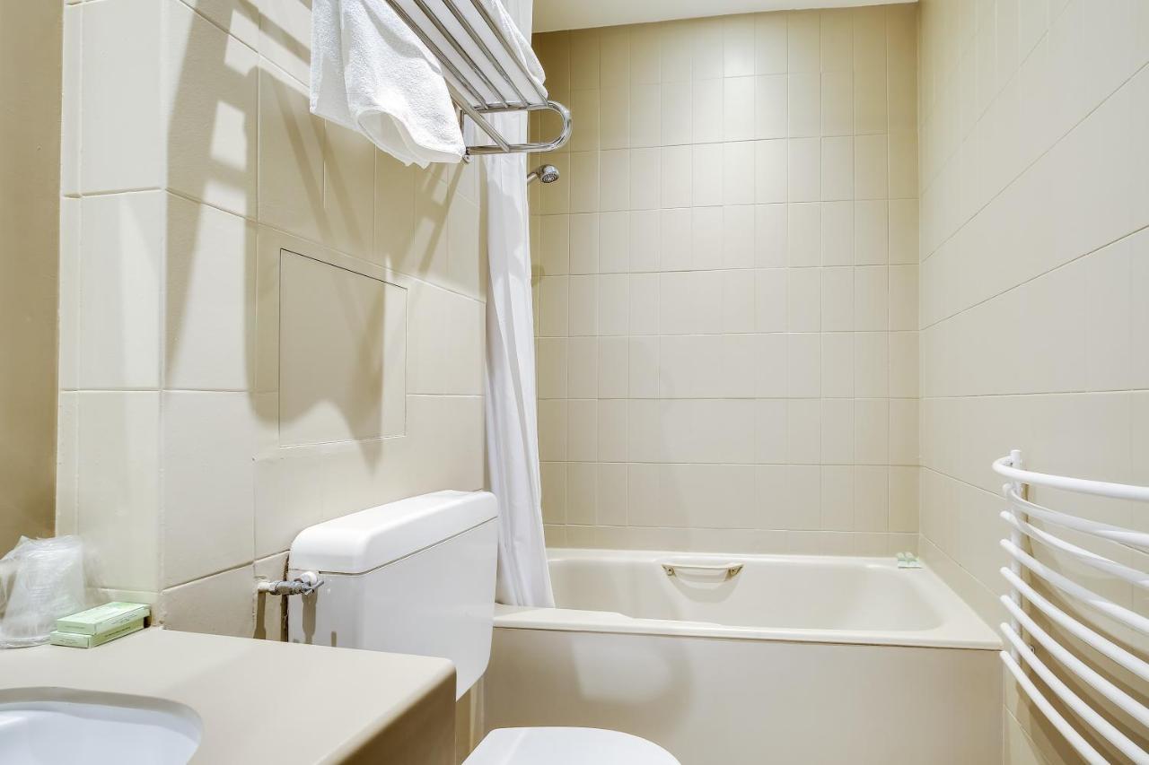 Hotel Des Arts Rueil-Malmaison Dış mekan fotoğraf